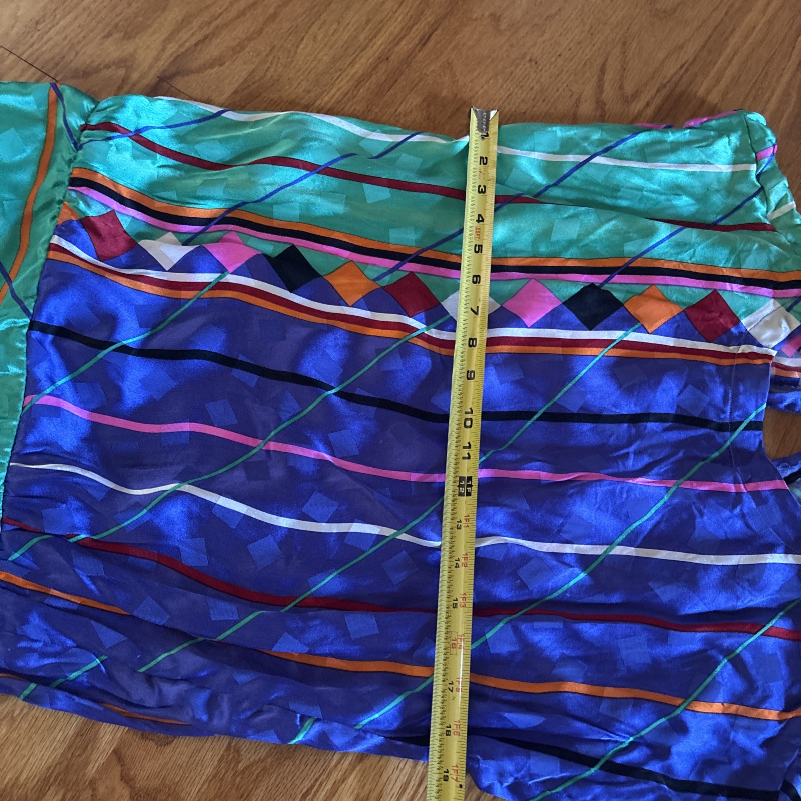 VINTAGE JOAN LESLIE GEOMETRIC PATTERN 80s 100% SILK