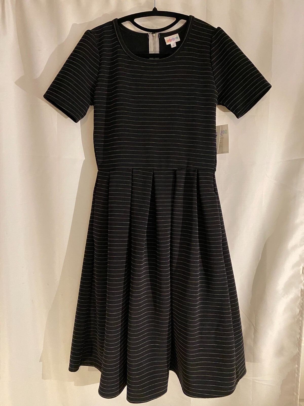 Lularoe Black & White Stripes Amelia dress Fit & flare Stretch Pleated Pockets S