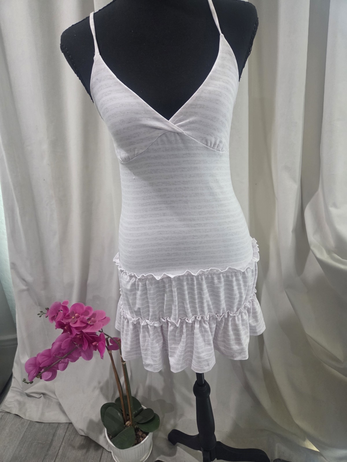 true White Striped Chemise Slip Dress Ruffle Hem V-Neck Straps Sleeveless M