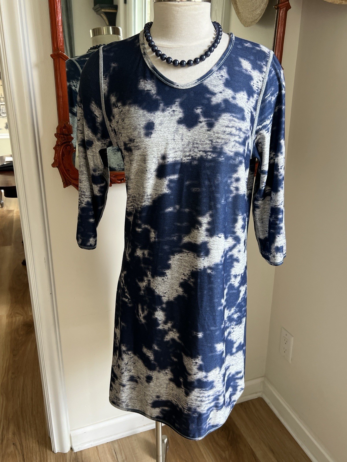 NEW Reversible Knit Slight V Neck Bracelet Sleeve Dress Size Small