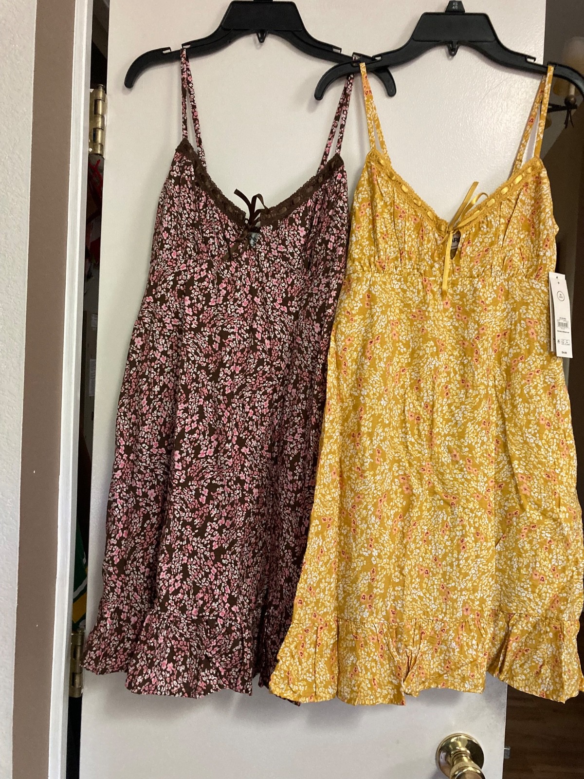 NWT Lot Of 2 No Boundaries Womens Spaghetti Strap Sun Dresses Ruffle Hem XS (0-2