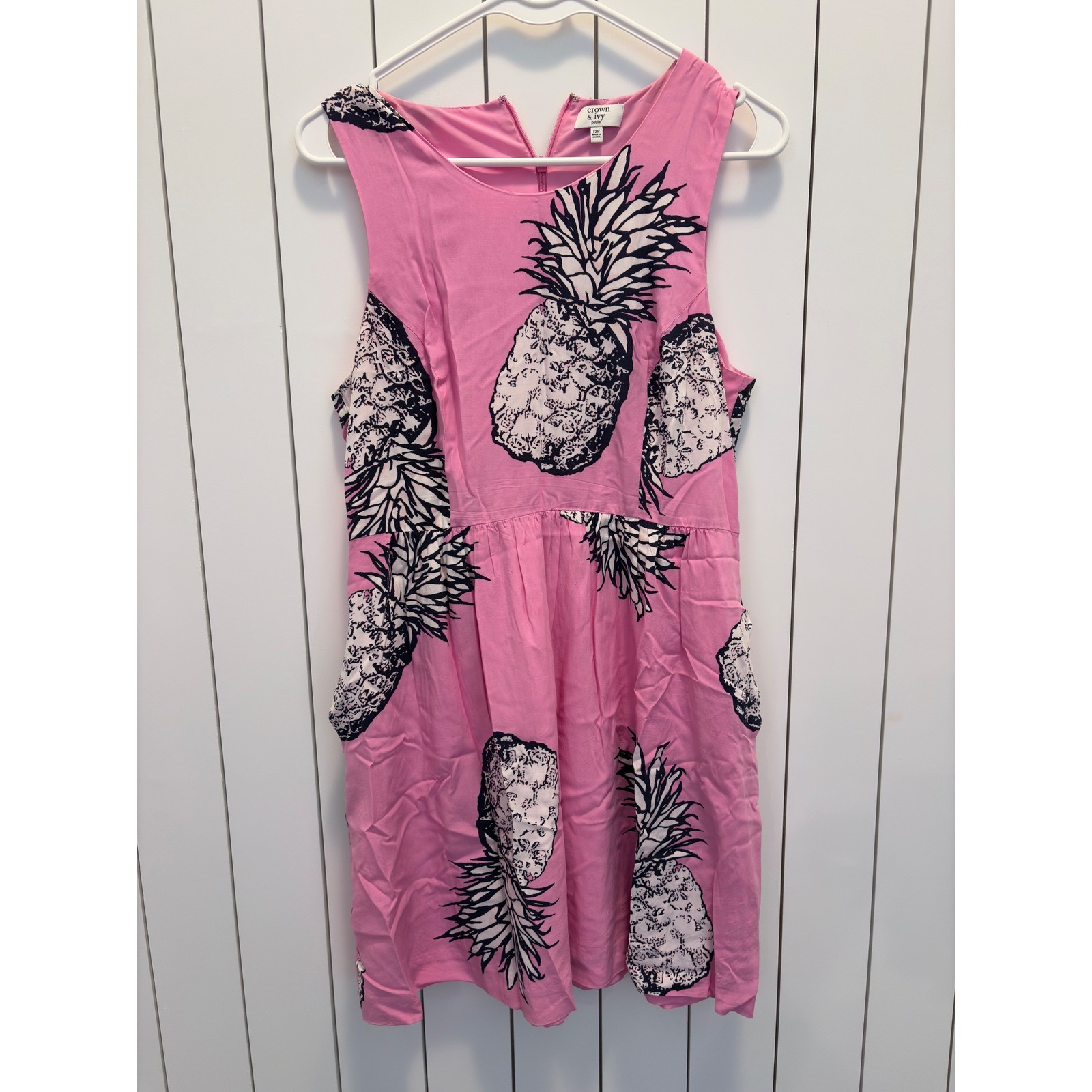 Crown & Ivy Pineapple Dress Womens 12P Pink Sleeveless Pockets Preppy Summercore