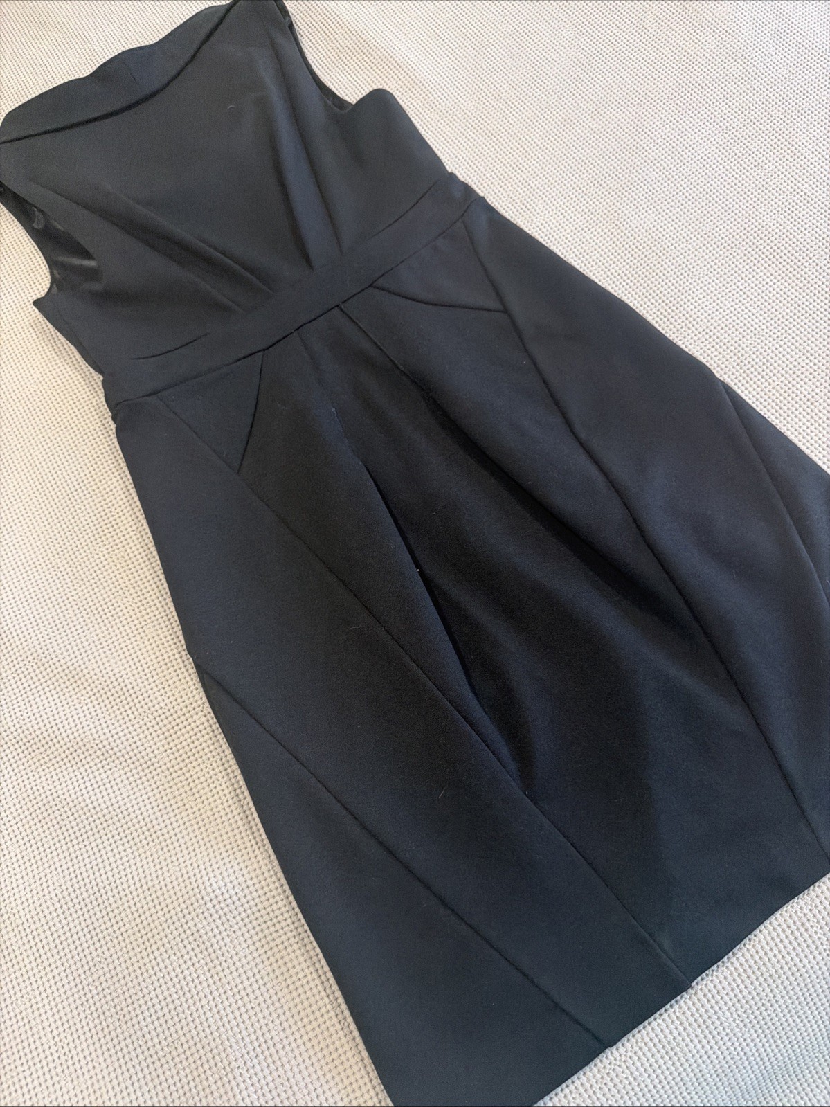 BCBG Black Sleeveless V-Neck Midi Dress Scoop In The Front Size 6 ￼