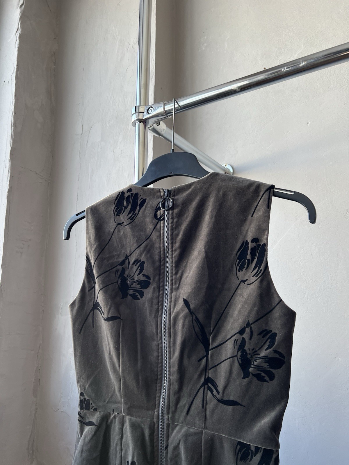RARE SPORT MAX MARA CODE VELOUR FLOWERS ART SOLID WOMANS GRAY DRESS SIZE 8US