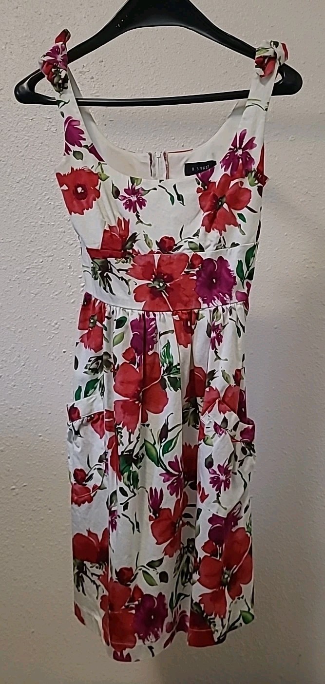 B. Smart Womens Dress Red Floral, Lined, Front Pockets, Size 6