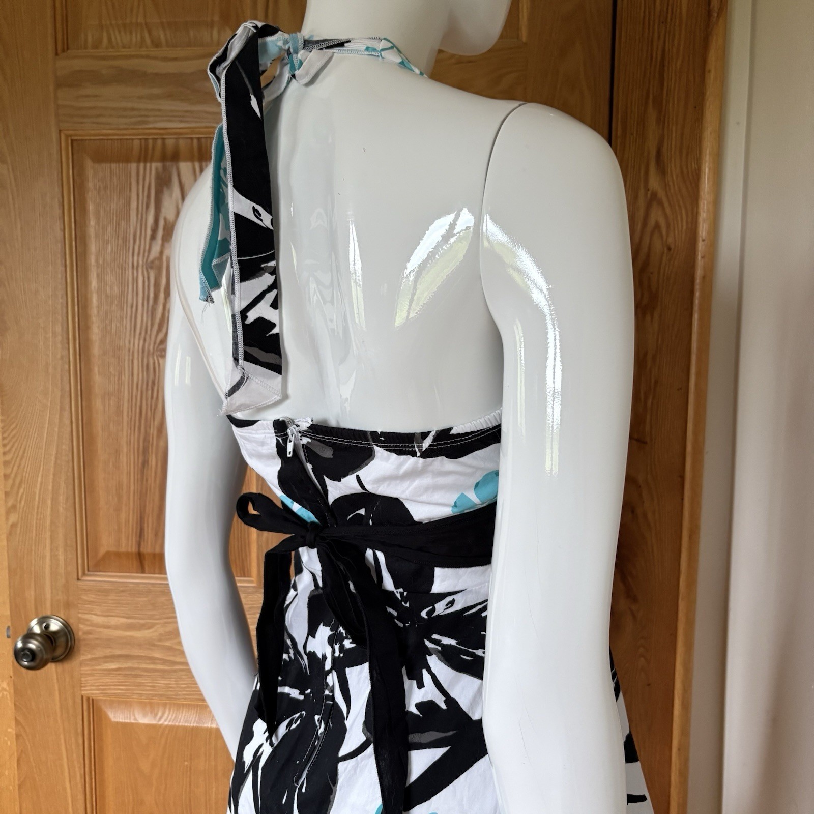 Speechless Black/White/Blue Floral Fit & Flare V-Neck Halter Dress