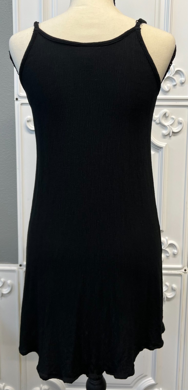 Mossimo Supply Co. Black Embroidered Sleeveless Dress – Women’s Medium
