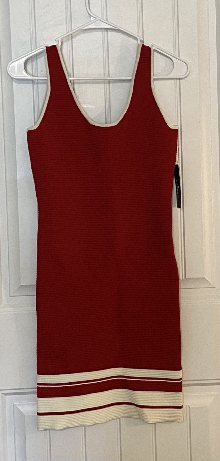 Lulus womens red/ivory knit sleeveless, scoop neck, mini dress. Size Medium