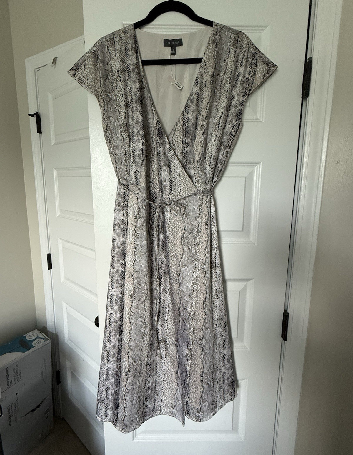 The Limited Women’s 10 Gray/Beige Snake Print Wrap Midi Dress V-Neck Tie Belted