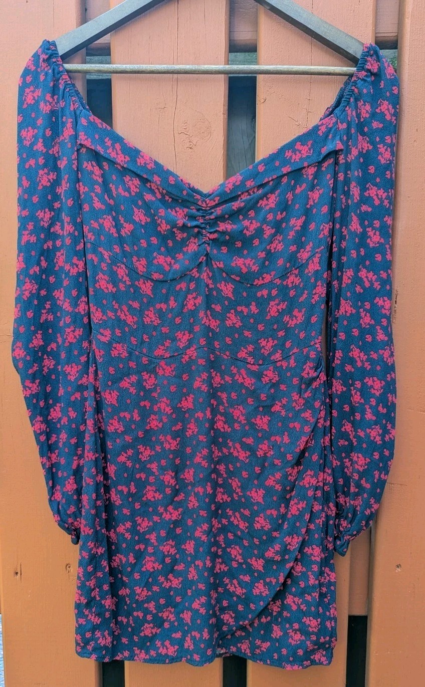 Trixxi Clothing Company Navy Blue And Red Floral Party Cocktail Dress Size S