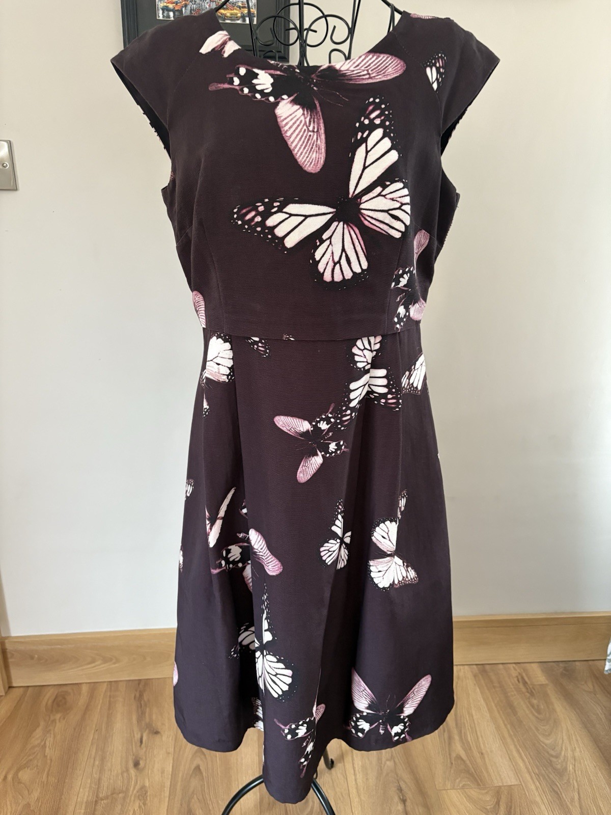Phase Eight Women’s Butterfly Dress In Size 14 Length 44 Inches.