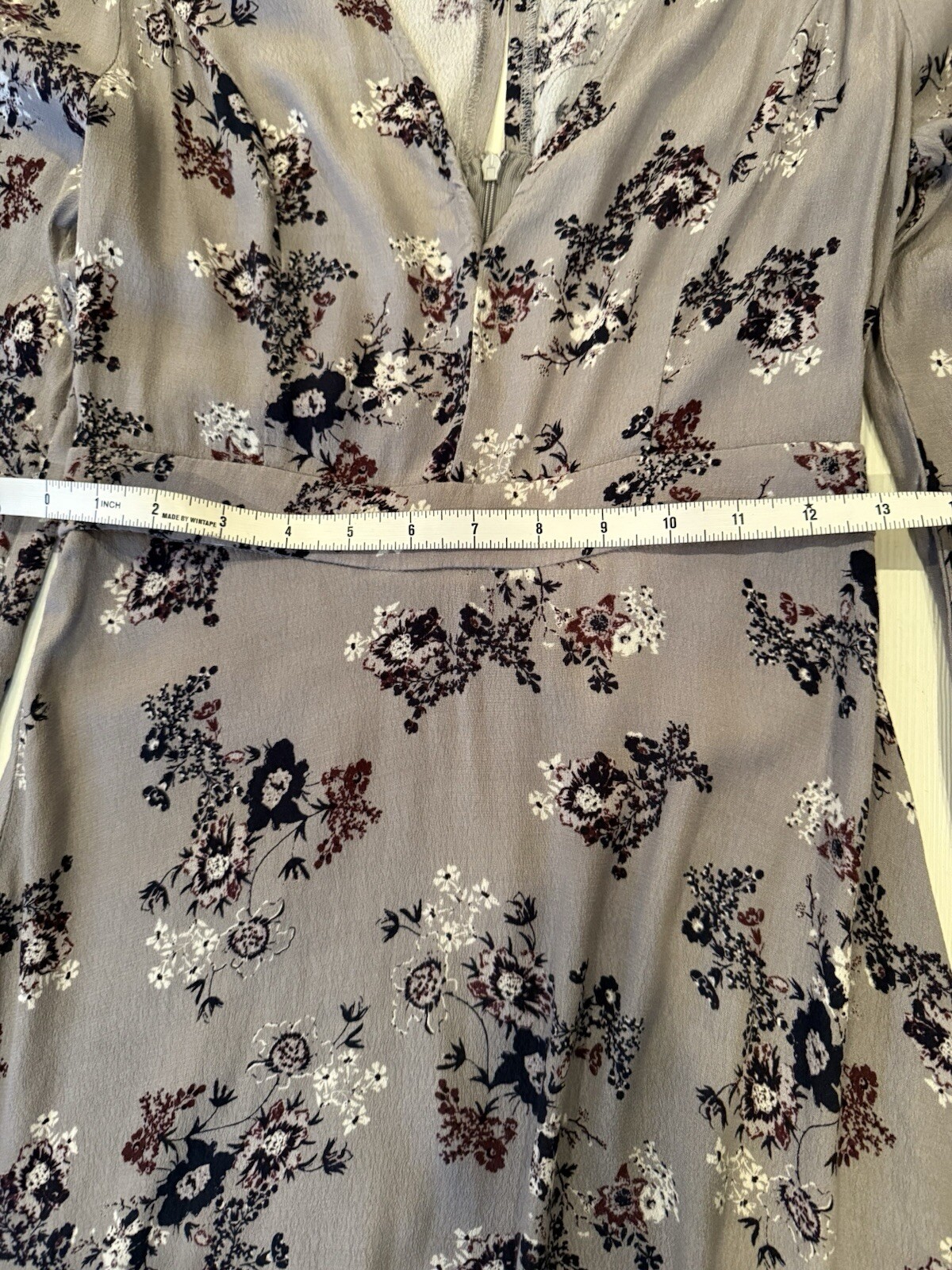 Astr The Label Floral Mini Dress SM Long Sleeve V Neck Gray & Purple Revolve EUC