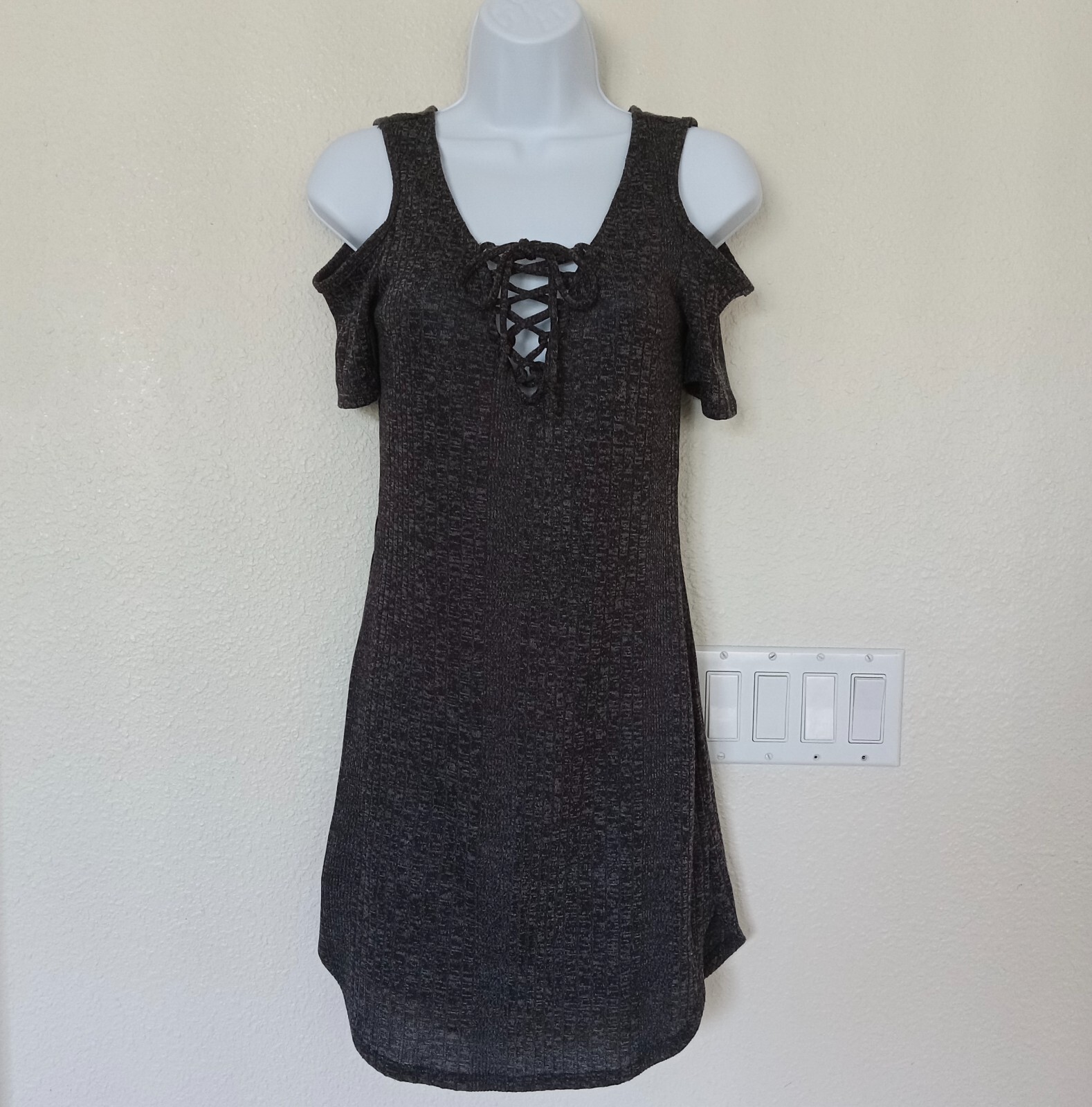 Polly&Esther Size M Womens Black Lace Up V-Neck Cold-Shoulder Sleeve Short Dress