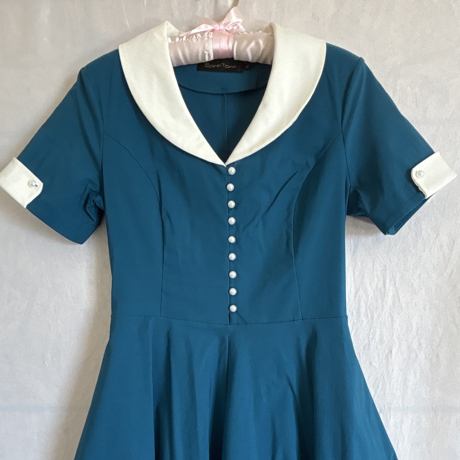 Gown Town Blue & White V-Neck Fit & Flare Button Front Knit Dress Size M