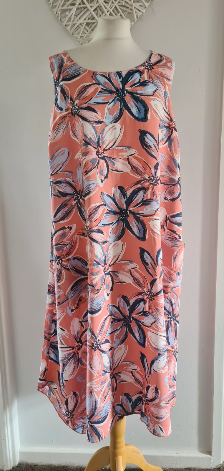 Ladies Bonmarche Coral Pink Light Blue Floral Woven Midi Dress Size 18 Pockets