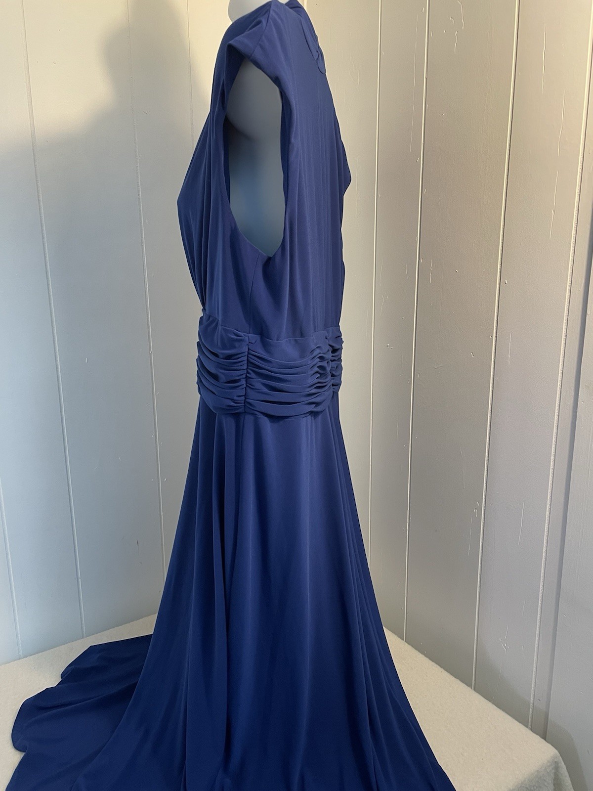 Evan-Picone Black Label Size 14 Royal Blue Dress Cocktail Wedding Swishy Ruching