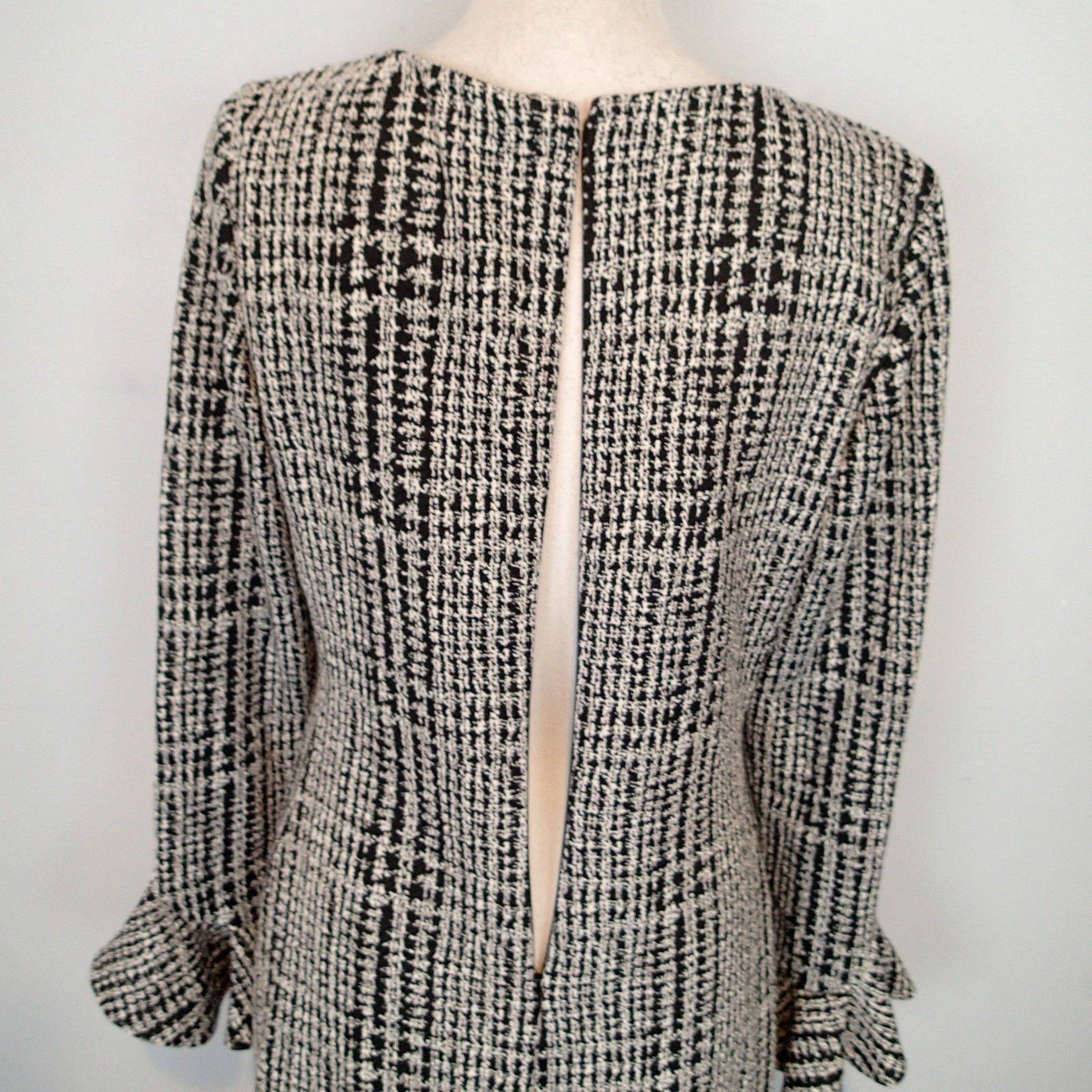 RALPH LAUREN Black white Ruched Ruffled Cuff Plaid Long Sleeve VNeck Size 8