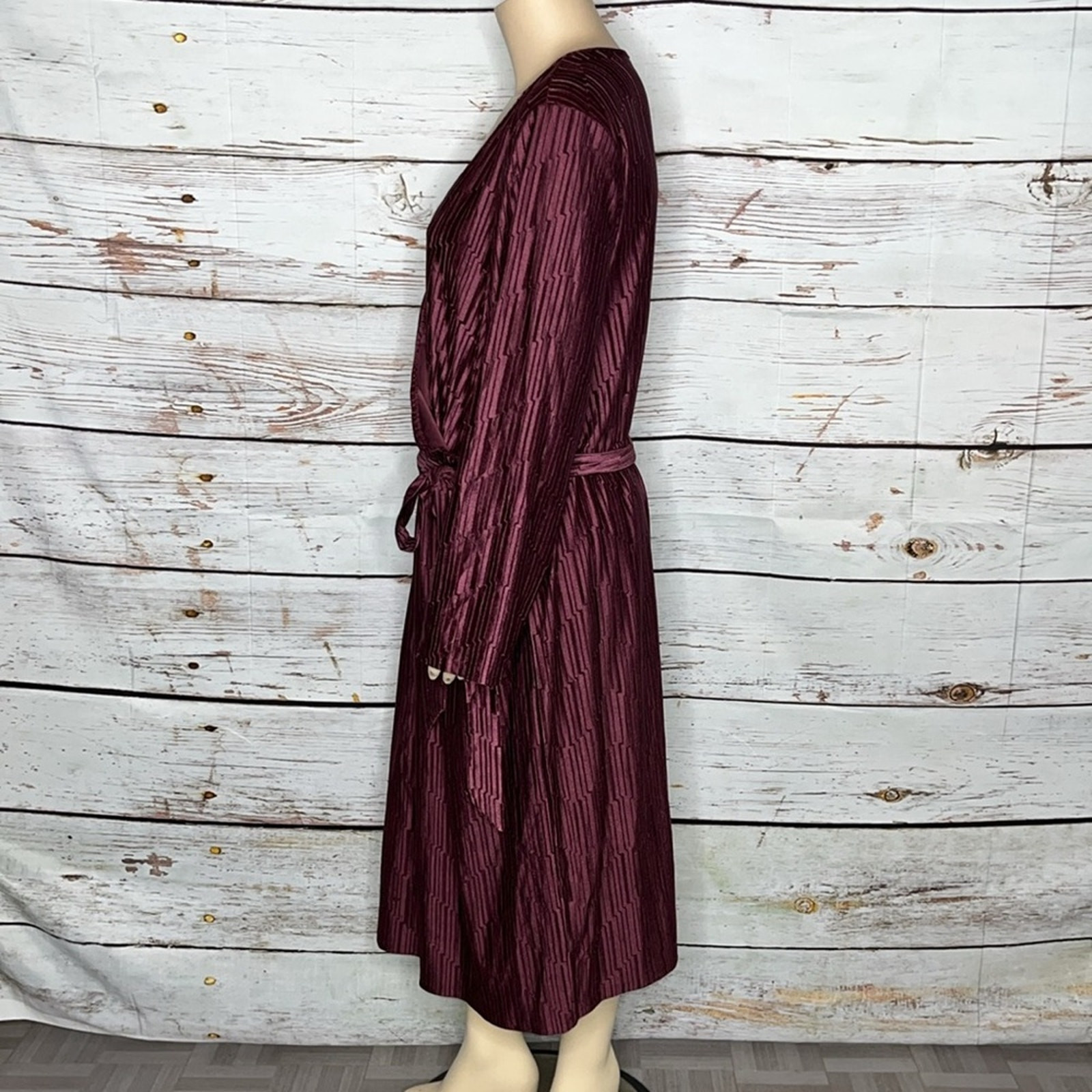 Bloomchic NWT 30 Burgundy Purple Velvet Surplice V-Neck Midi Dress w/ Tie Belt