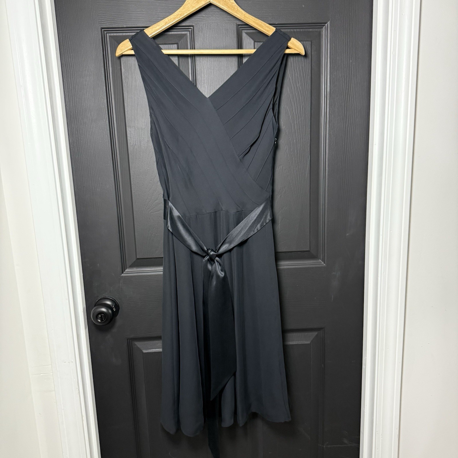 Linda Allard Ellen Tracy 100 % Silk Fit & Flare Dress Sleeveless Black Size 6