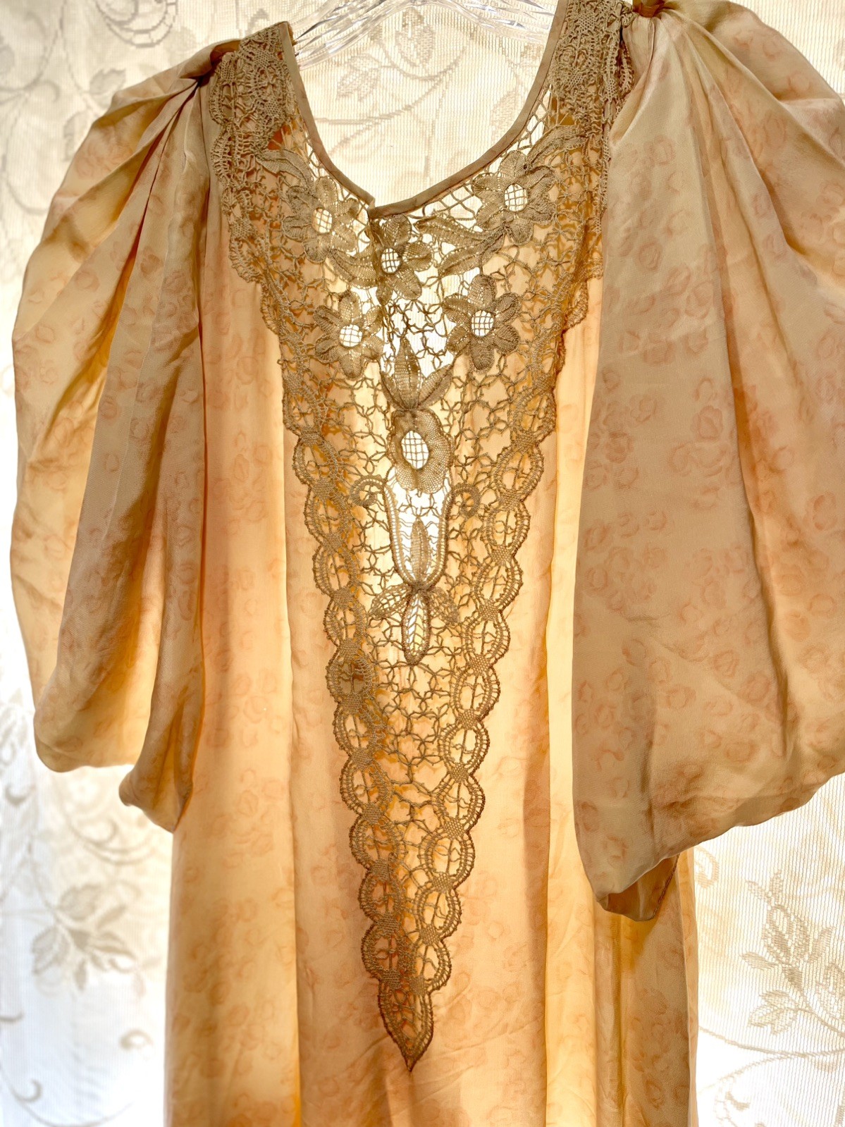 NANCY JOHNSON Dress Size 10 Beautiful Beige Maxi 100% Silk Vintage.