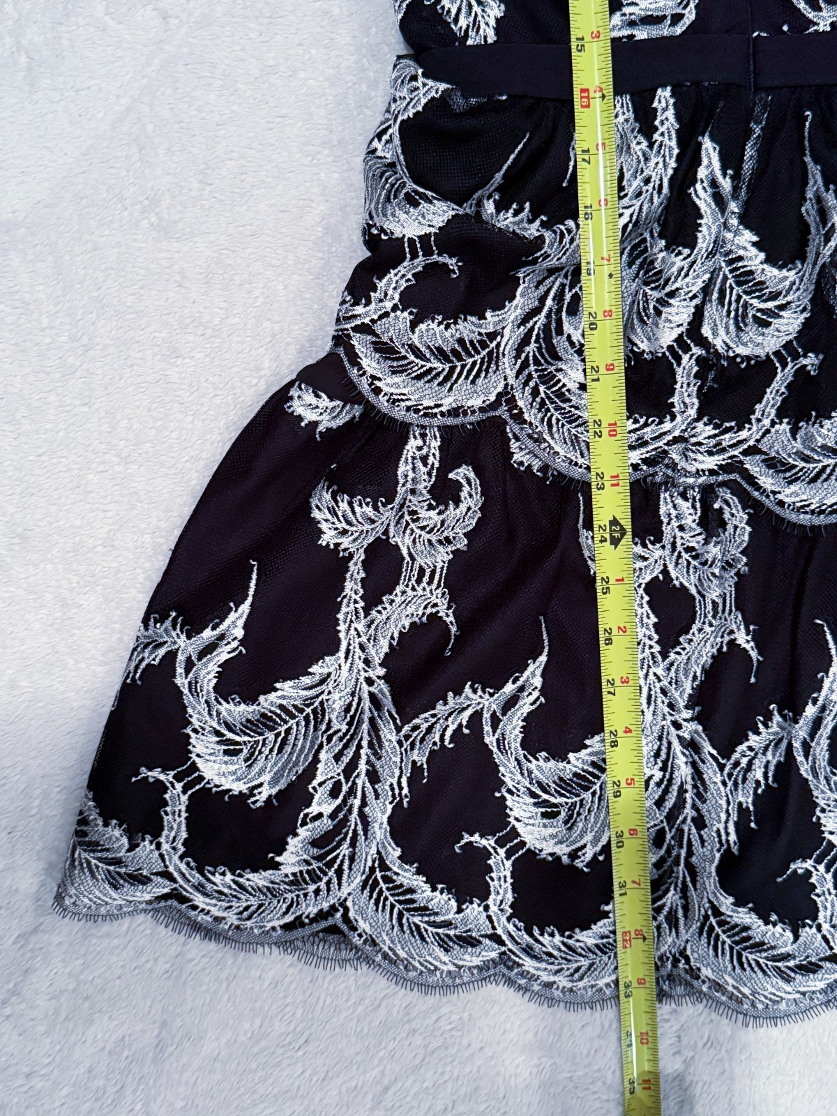 BCBG MaxAzria Dress – Black & White Lace Fit