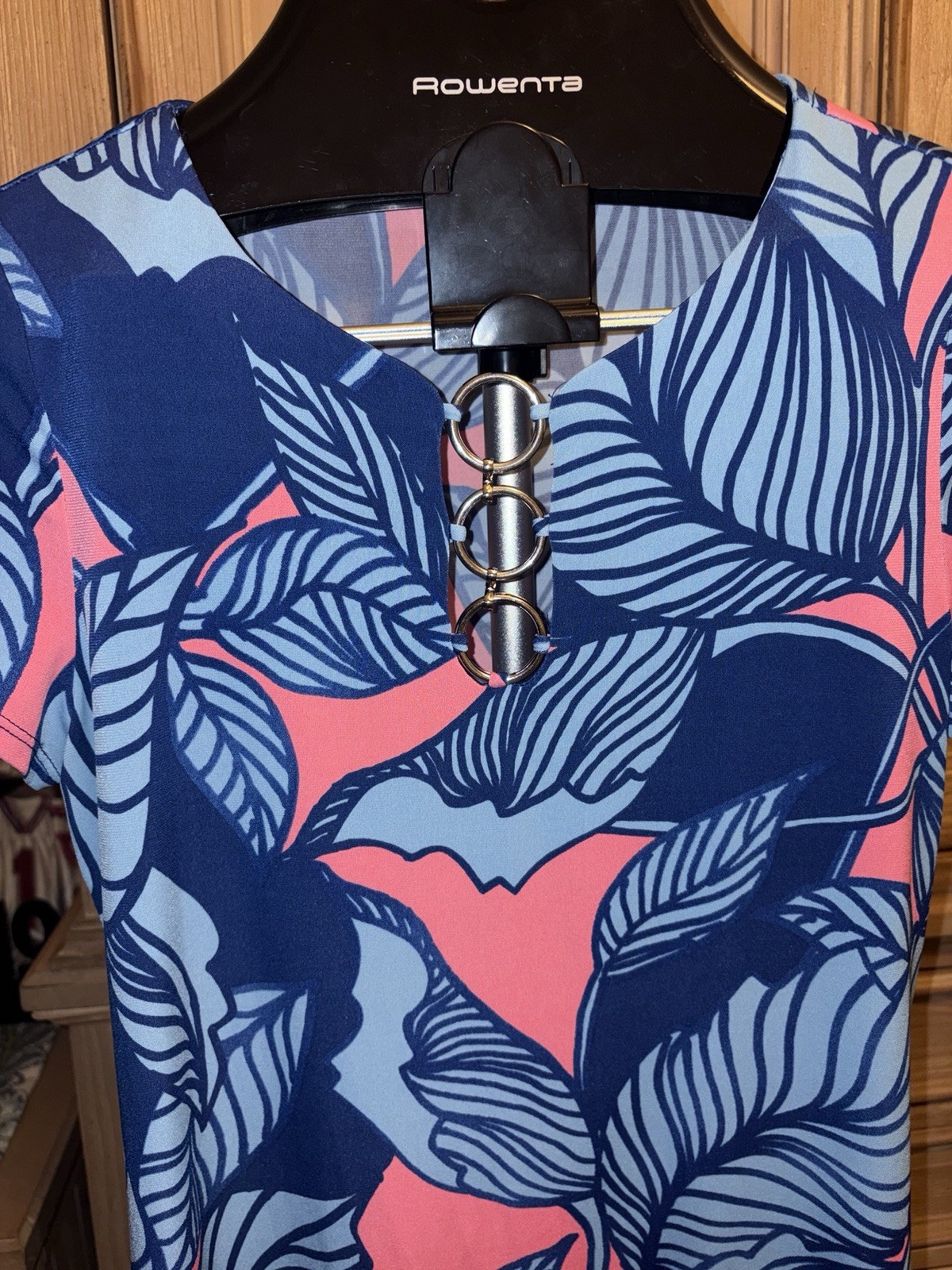 Ivy Lane Blue/Pink Floral Jersey Sheath Dress M V-Neck Cap Sleeve Ring 36”Long
