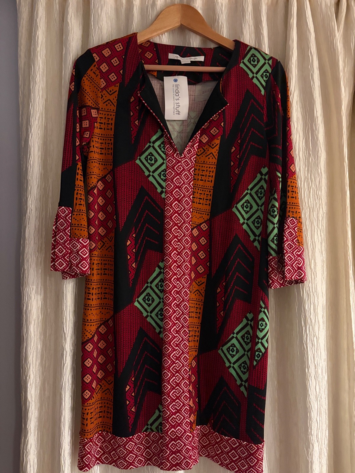 Diane Von Furstenberg Shift Dress Black 100% Silk knit Size 10