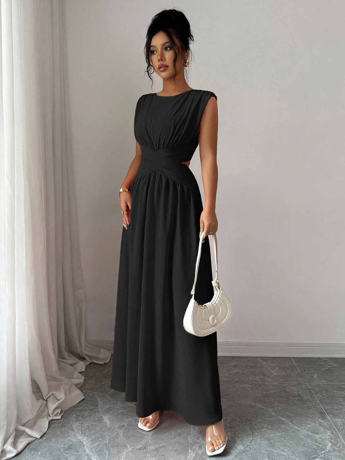 Ladies Elegant Round Neck A Line Maxi Dress
