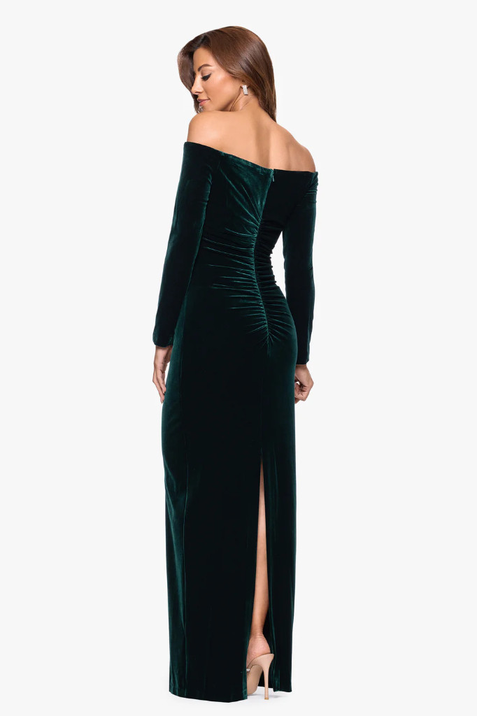 NWT xscape evenings Petite “Christy” Off the Shoulder Velvet Dress