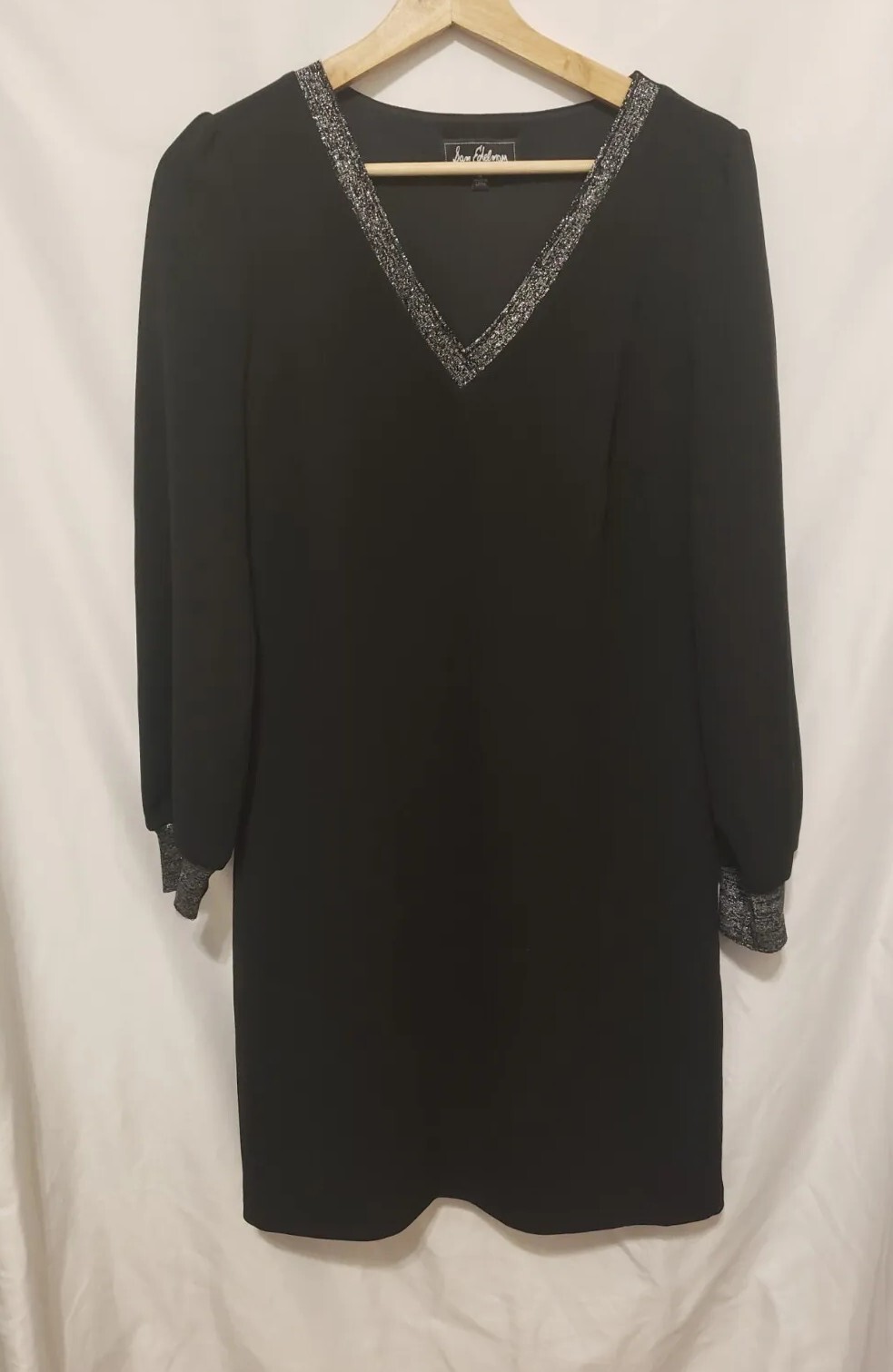 Sam Edelman Shift Dress Sz 4 Black Silver Metallic V-Neck Midi Length Pull On