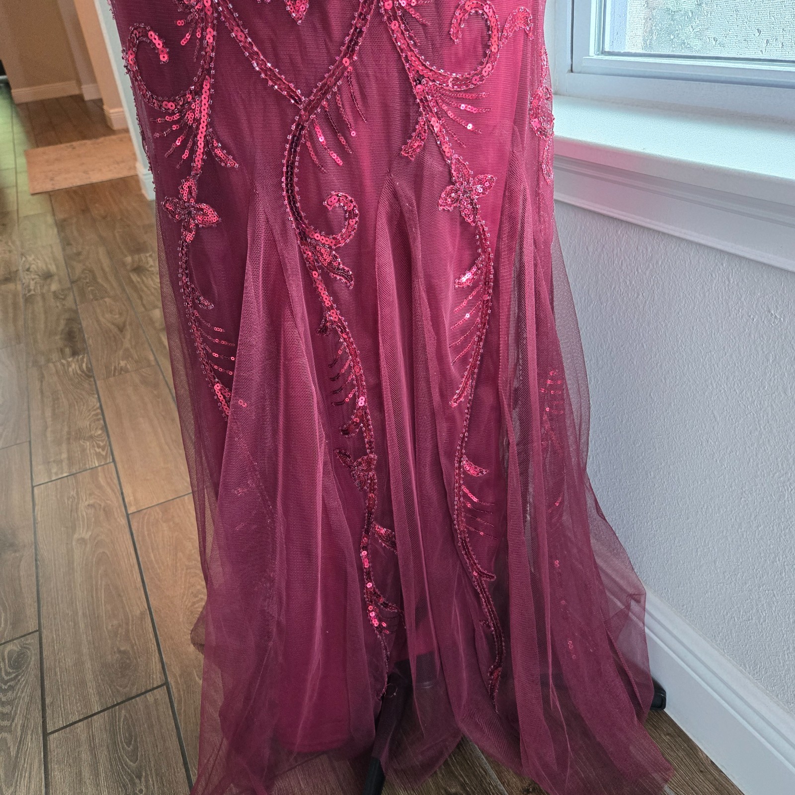 Burgundy Sequined Net Over Lining Mermaid Formal Maxi Prom Sz Small / Medium