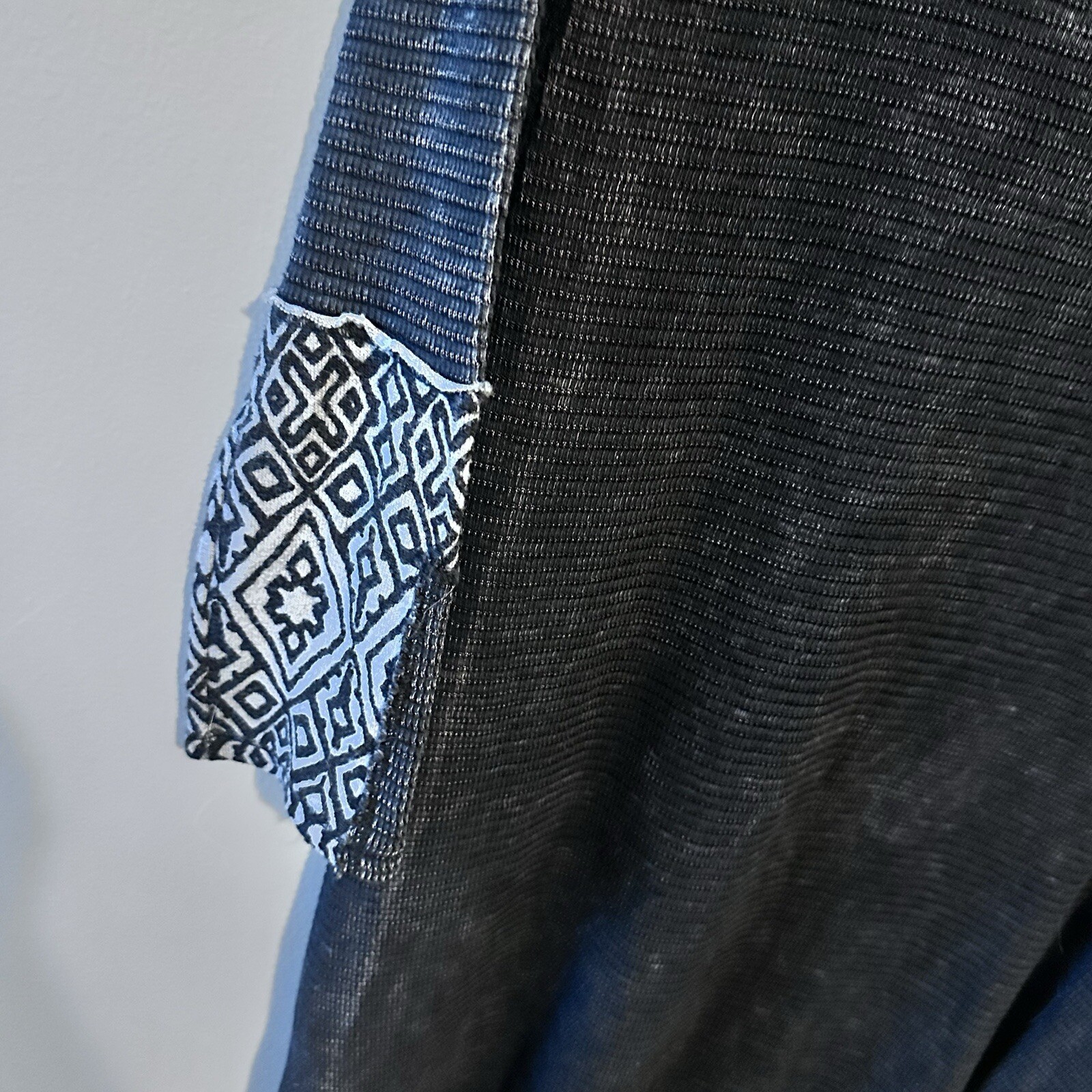 Able Dress Medium Black Washed Waffle Knit Raglan Contrast Print Button Cuff
