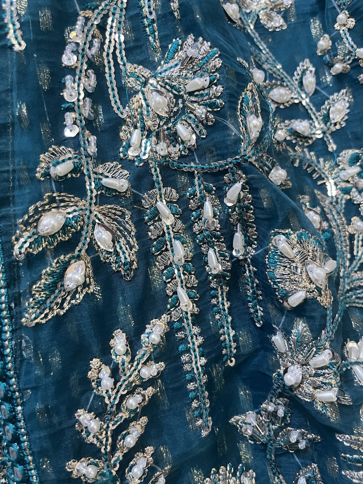 A Beautiful Terquise Heavy Embroidered Beaded Long Dress Suit Size Medium. VGC