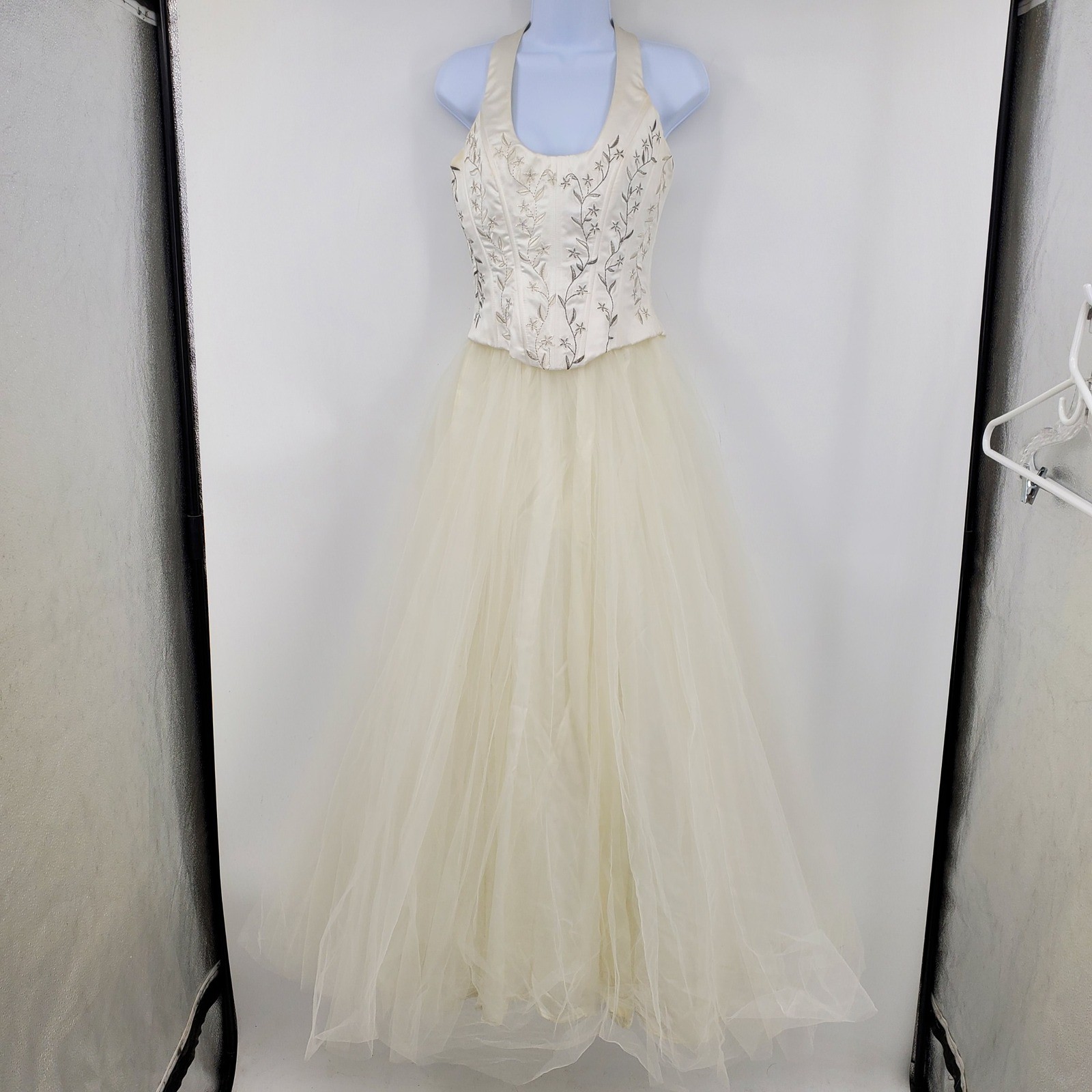 Vintage Cache Ivory Embroidered Halter Tulle Ball Gown Formal Dress 6 Wedding