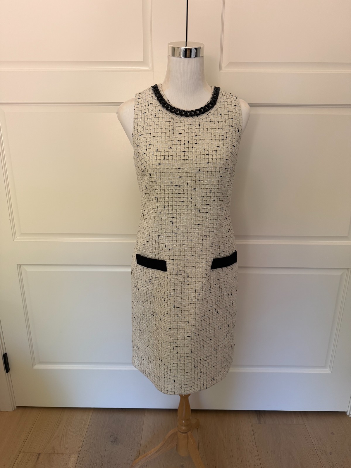 Karl Lagerfeld Paris Tweed Dress Women’s White & Black Chain Neck Sheath Size 4