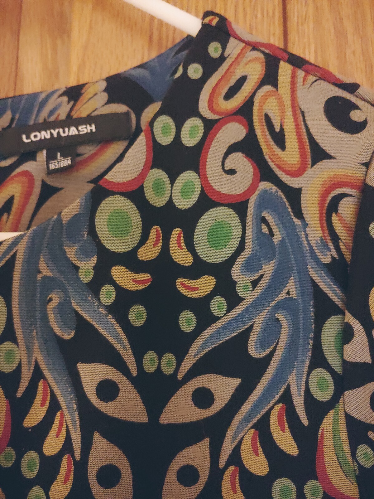 Lonyuash Dress. Size Large. NWOT. Poly, Nylon. Viscose. Paisley print.