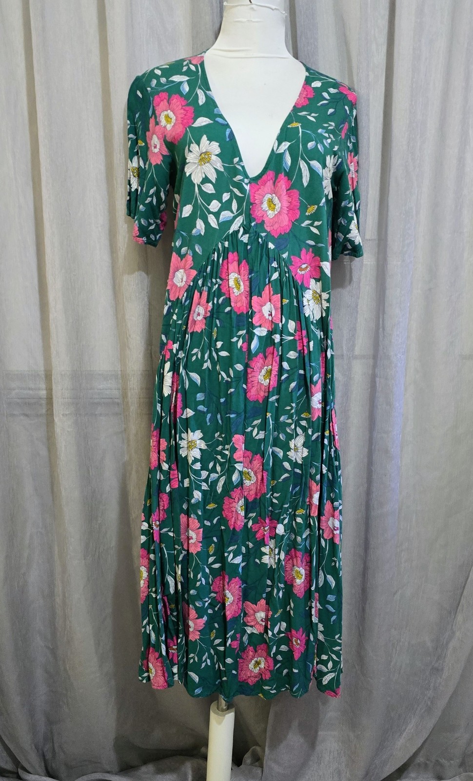 She Street Dress s.S Green & Pink Floral Midi