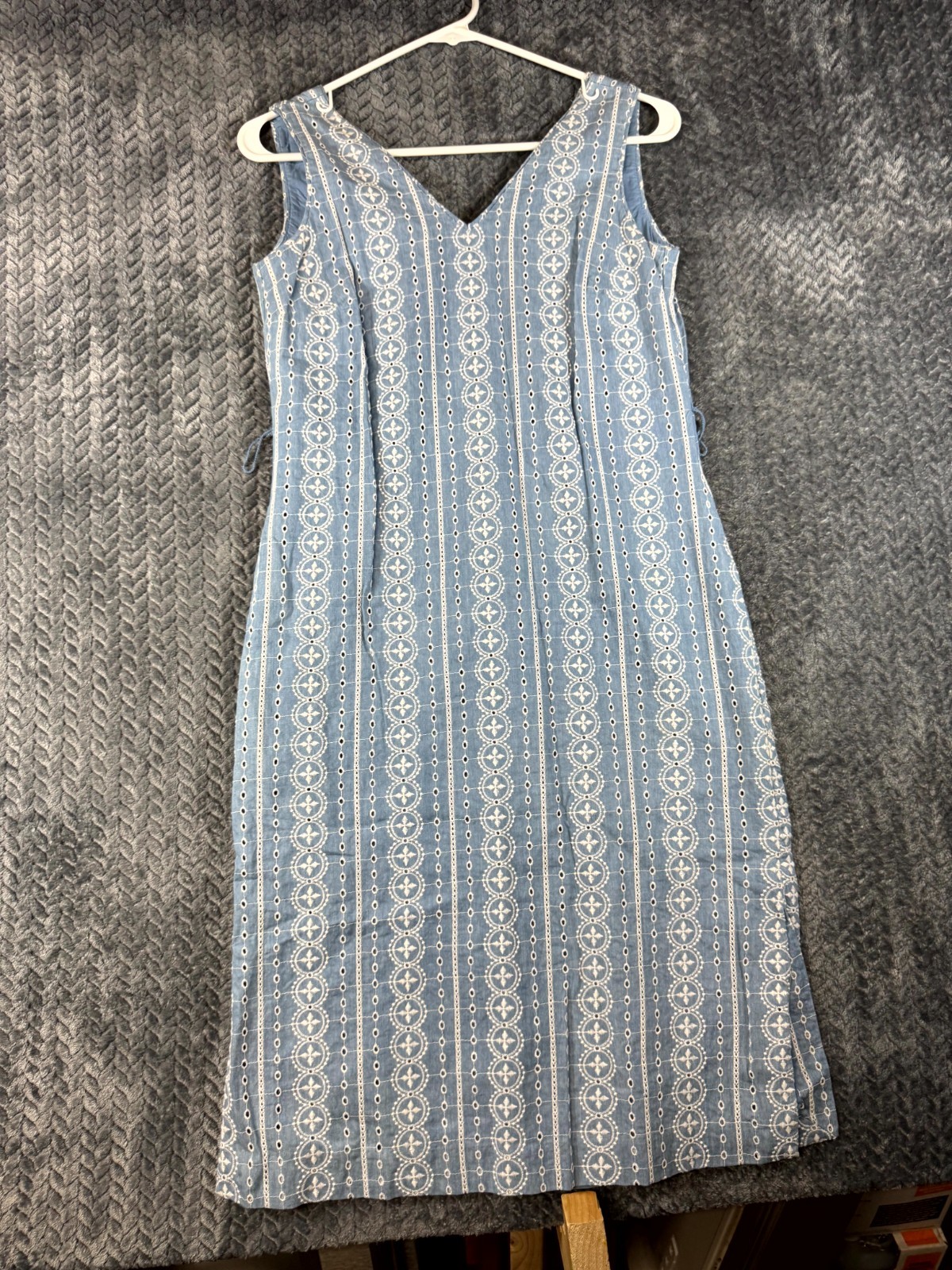 Ann Taylor Midi Dress Womens 00P Blue Cotton Lined Embroidered Eyelets V Neck