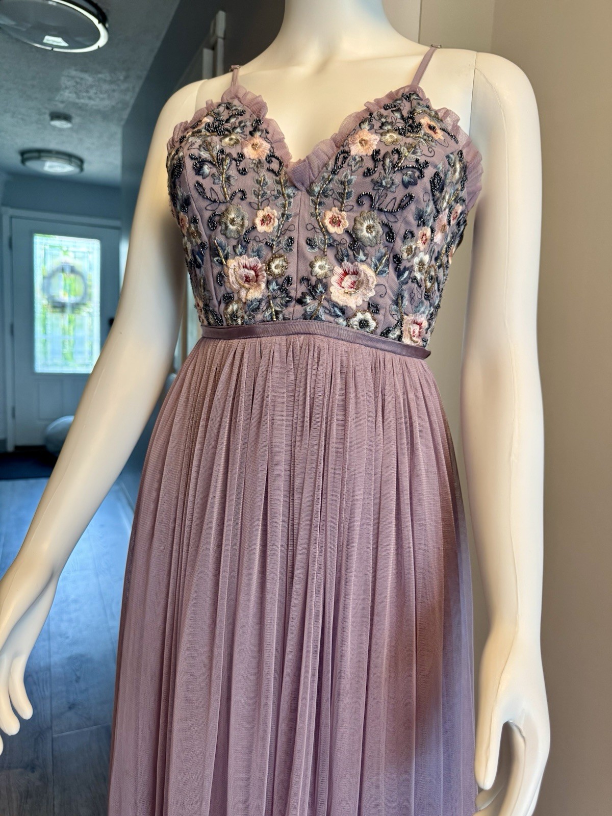 Mauve Floral Embroidered and Beaded Tulle Midi Dress size Medium
