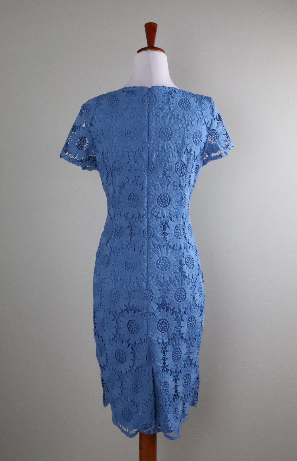 TALBOTS NWT $189 Blue Embroidered Floral Lined Shift Sheath Dress Size 8