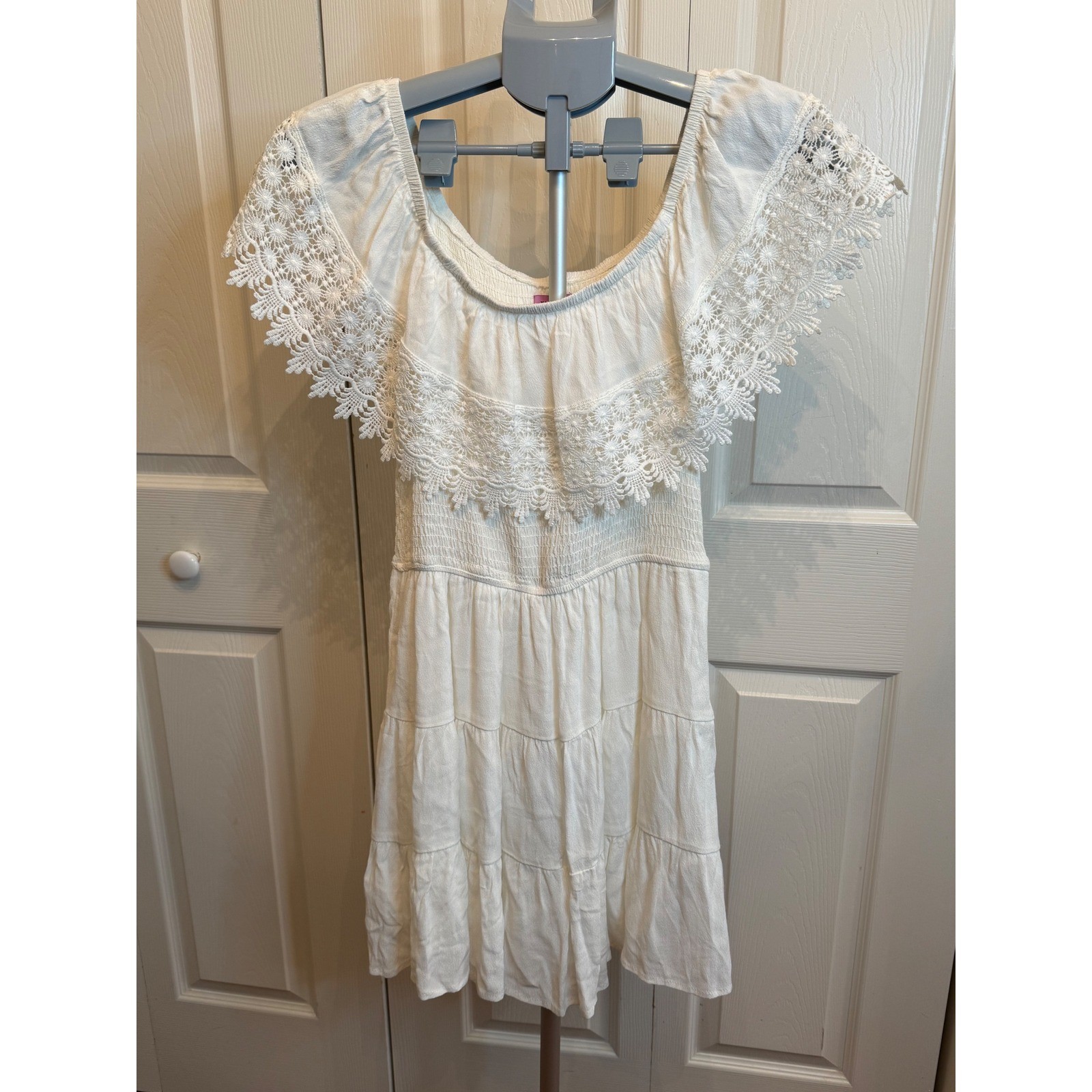 Miami for Francesca’s Off The Shoulder Crochet Lace Tiered Dress White Size M