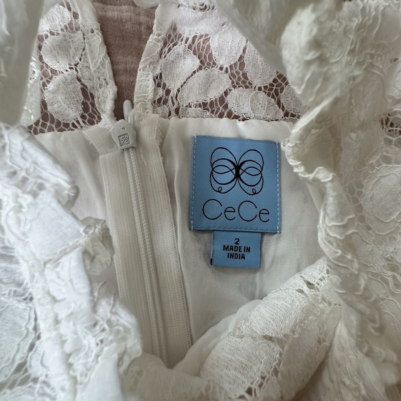 CeCe White Floral Lace Ruffle Shift Dress Mock Neck Lined Size 2
