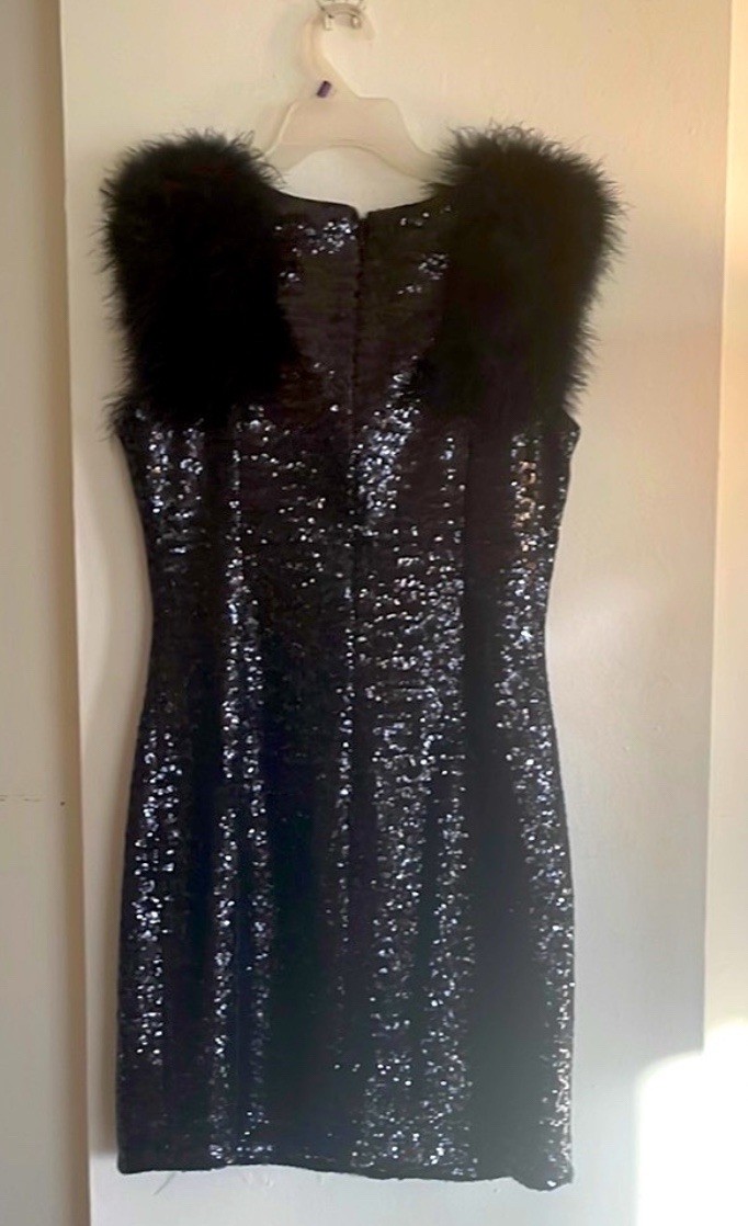 tyler böe Black Sequin 100% Fur Trim Sheath Short Dress V-Neck Sleeveless 8