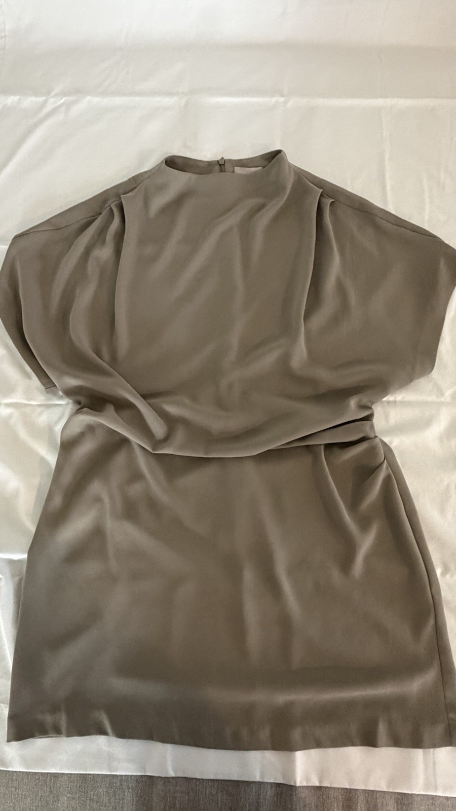 H&M Women’s Gray Mock Neck Batwing Sleeve Shift Dress, Size 4, Zip, Poly