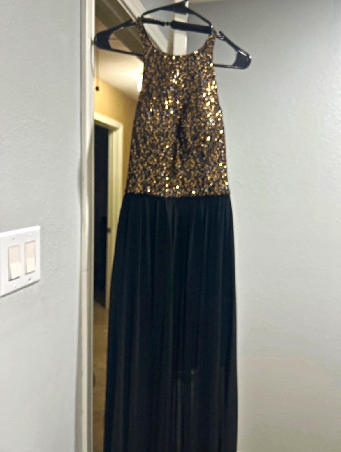 Dress The Population Black/Gold Sequin Halter Lined Maxi Dress Women M