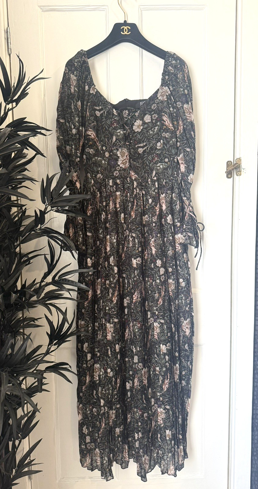 Disturbia UK Size 6 Black Ophelia Pleated Chiffon Long Sleeve Floral Maxi Dress
