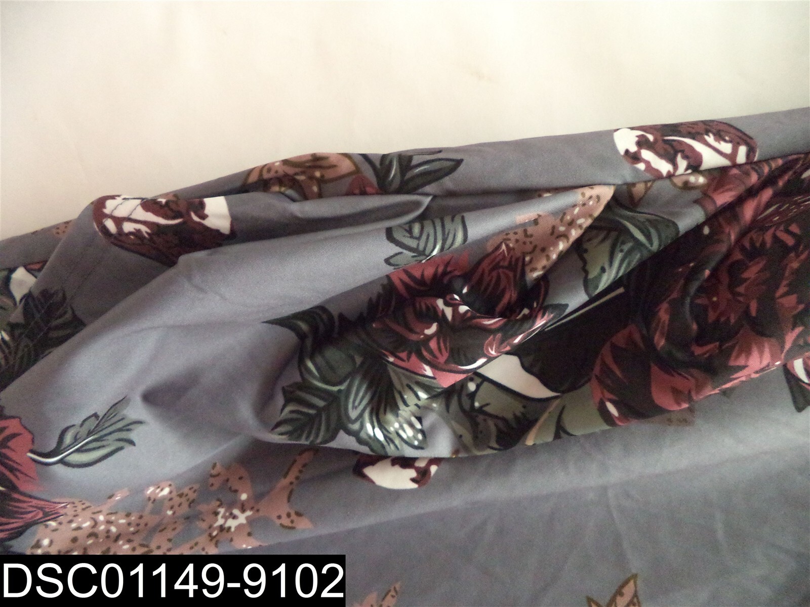 Yoins Size Medium Grey Backless Design Random Floral Print V-neck Dress