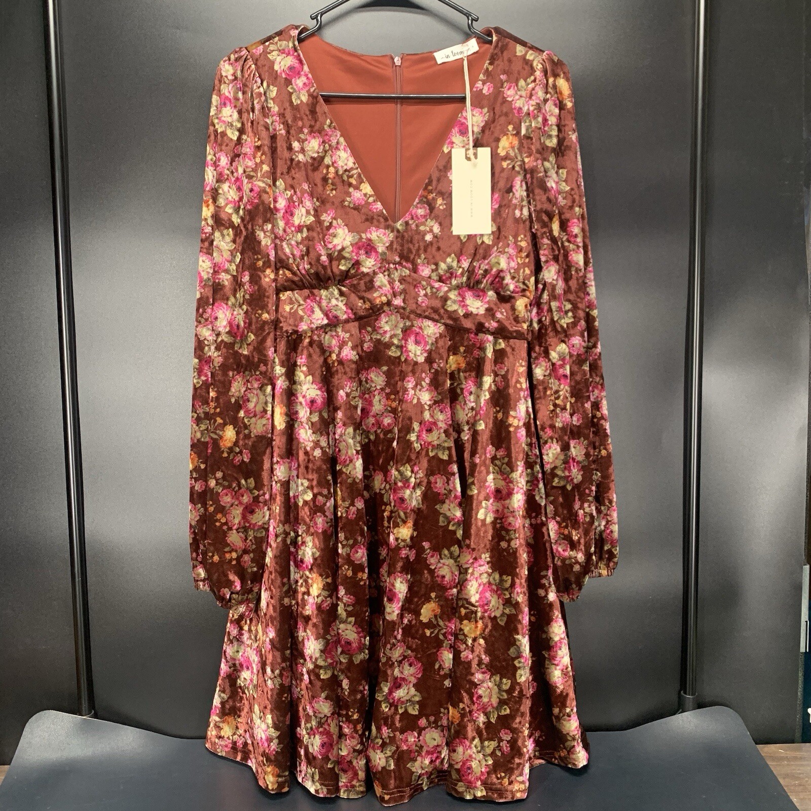In-Loom Brown Velvet Rose Pattern V-Neck Long Sleeve Dress Women Size Small. E6