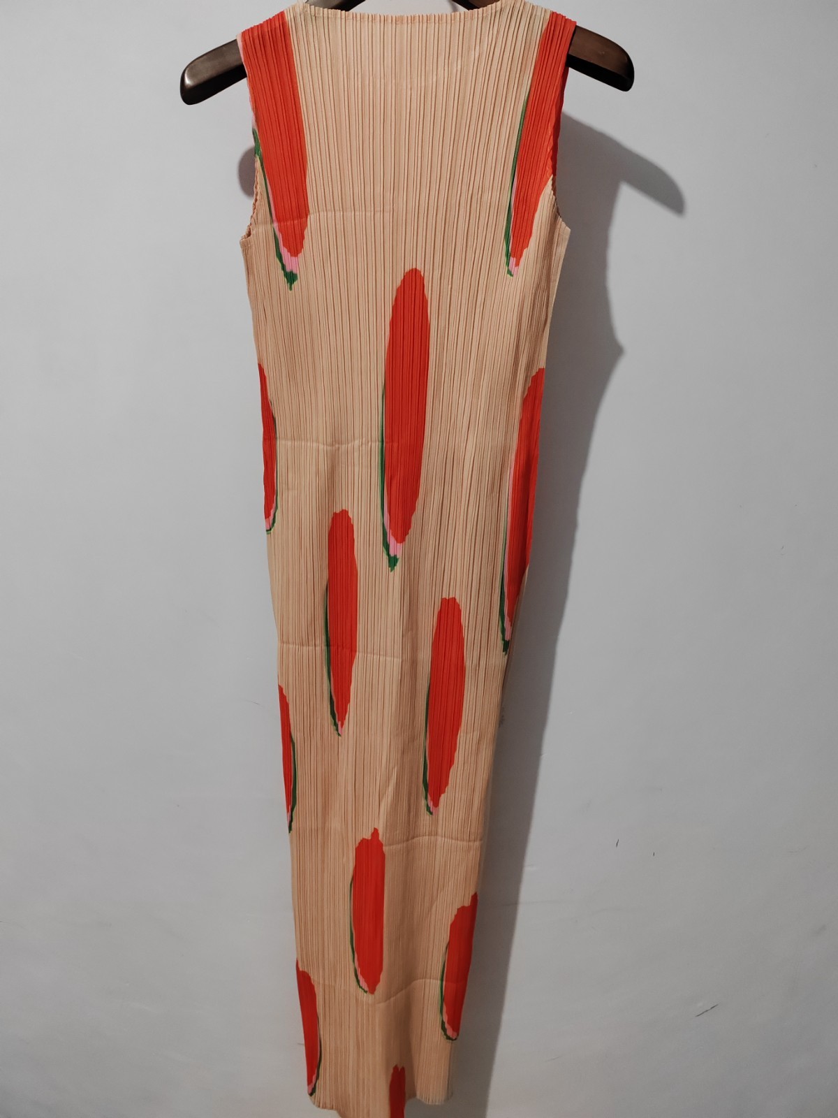 ISSEY MIYAKE Pleated slim-fitting long skirt