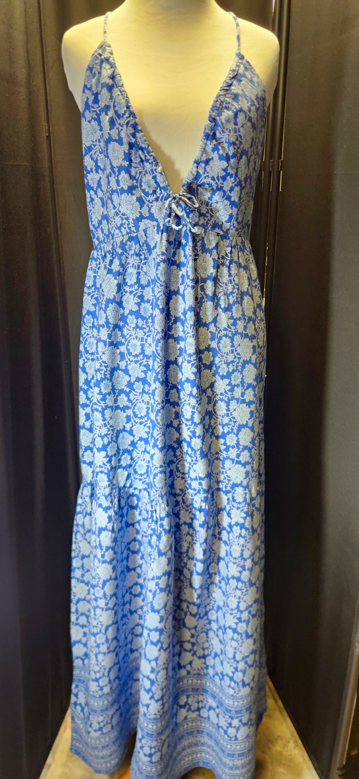 Sim & Sam Women’s Size XL Blue White Floral Maxi Dress V-Neck Linen Smocked Back